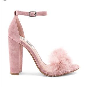 iso: Steve Madden fluffy carabu in rose